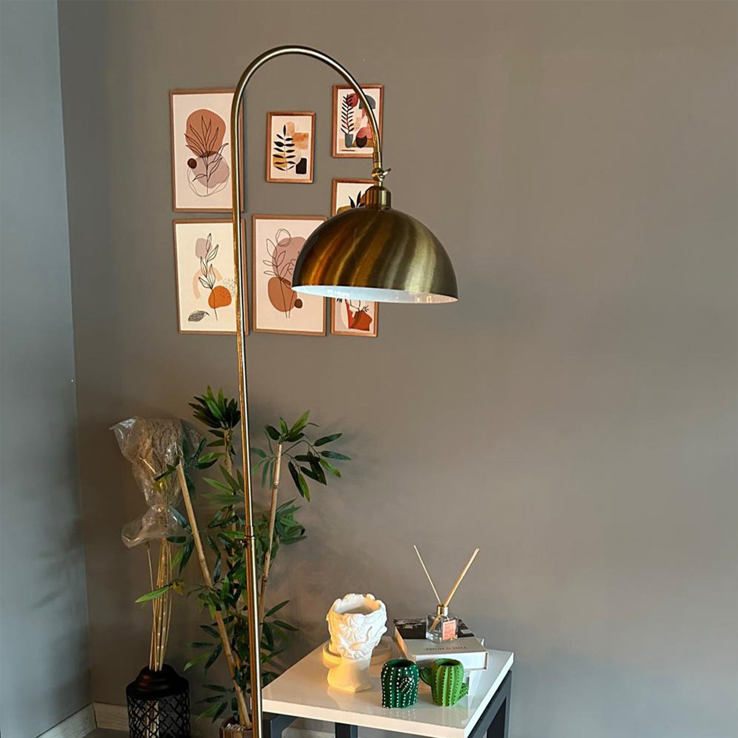 Stehlampe Moderne Stehlampe aus Metall mit E27, verstellbarer Lampenschirm