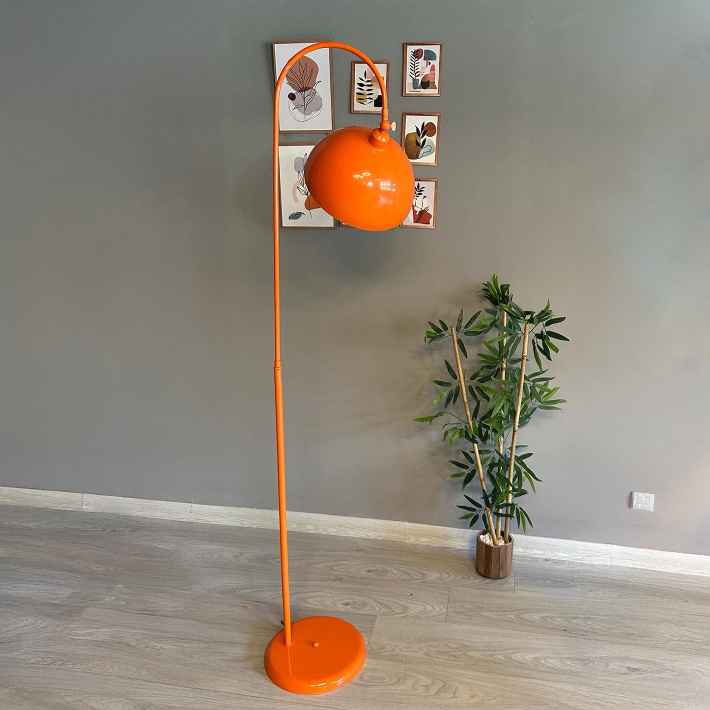 Stehlampe Moderne Stehlampe aus Metall mit E27, verstellbarer Lampenschirm