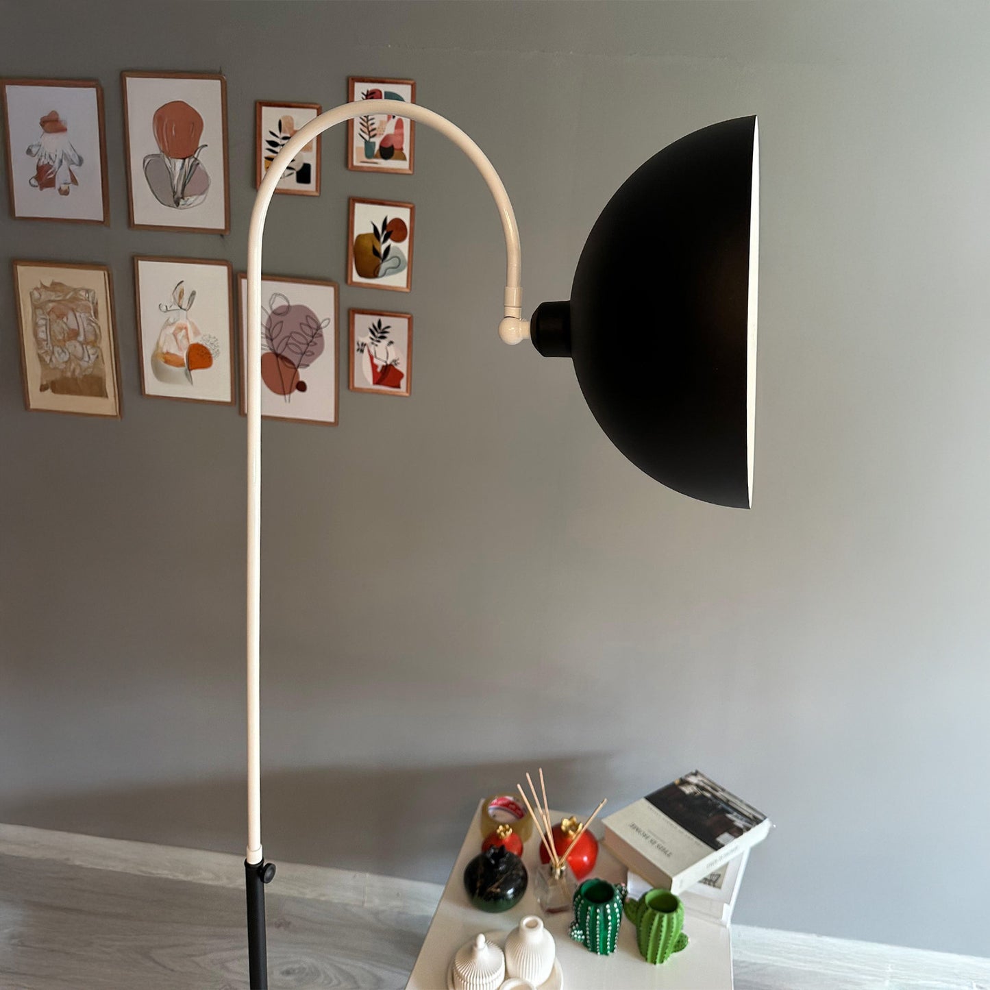 Stehlampe Moderne Stehlampe aus Metall mit E27, verstellbarer Lampenschirm