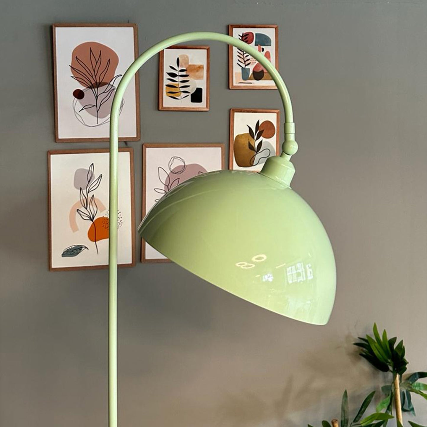 Stehlampe Moderne Stehlampe aus Metall mit E27, verstellbarer Lampenschirm