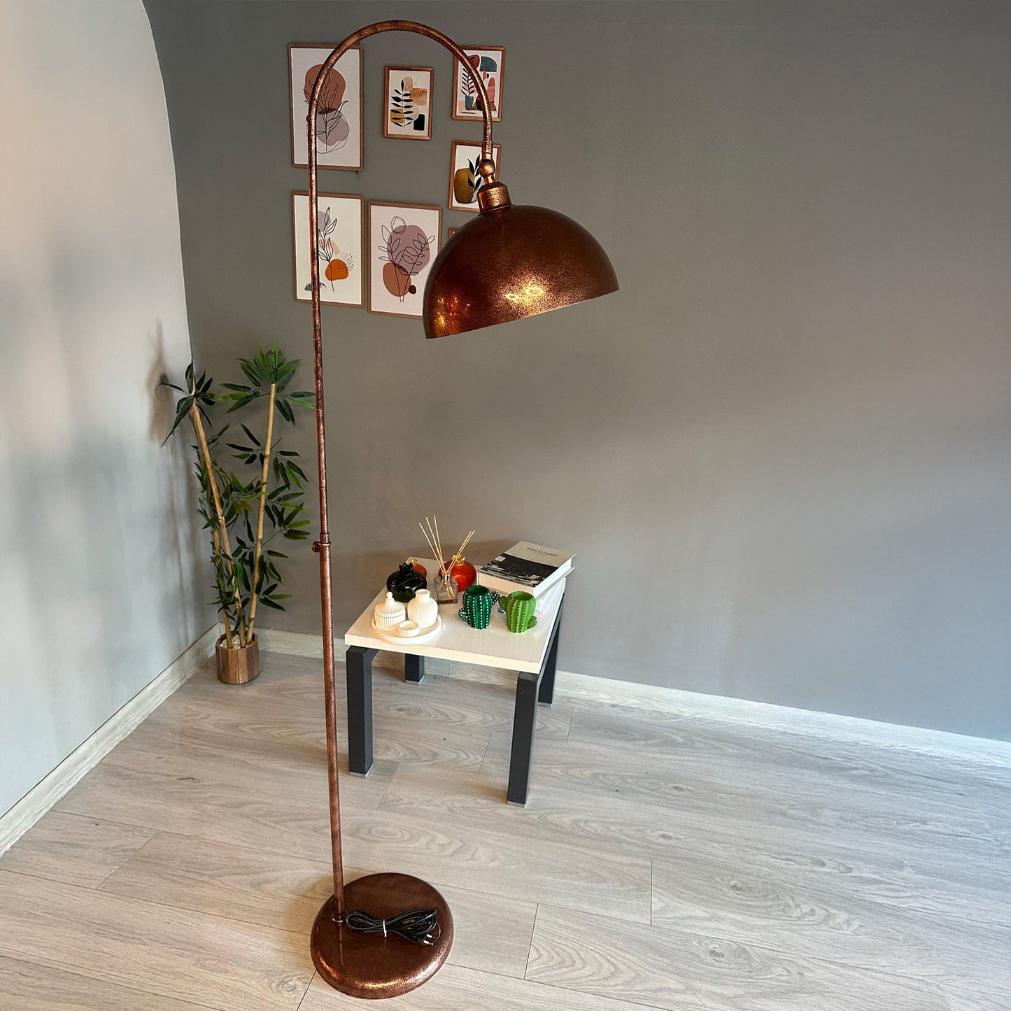 Stehlampe Moderne Stehlampe aus Metall mit E27, verstellbarer Lampenschirm