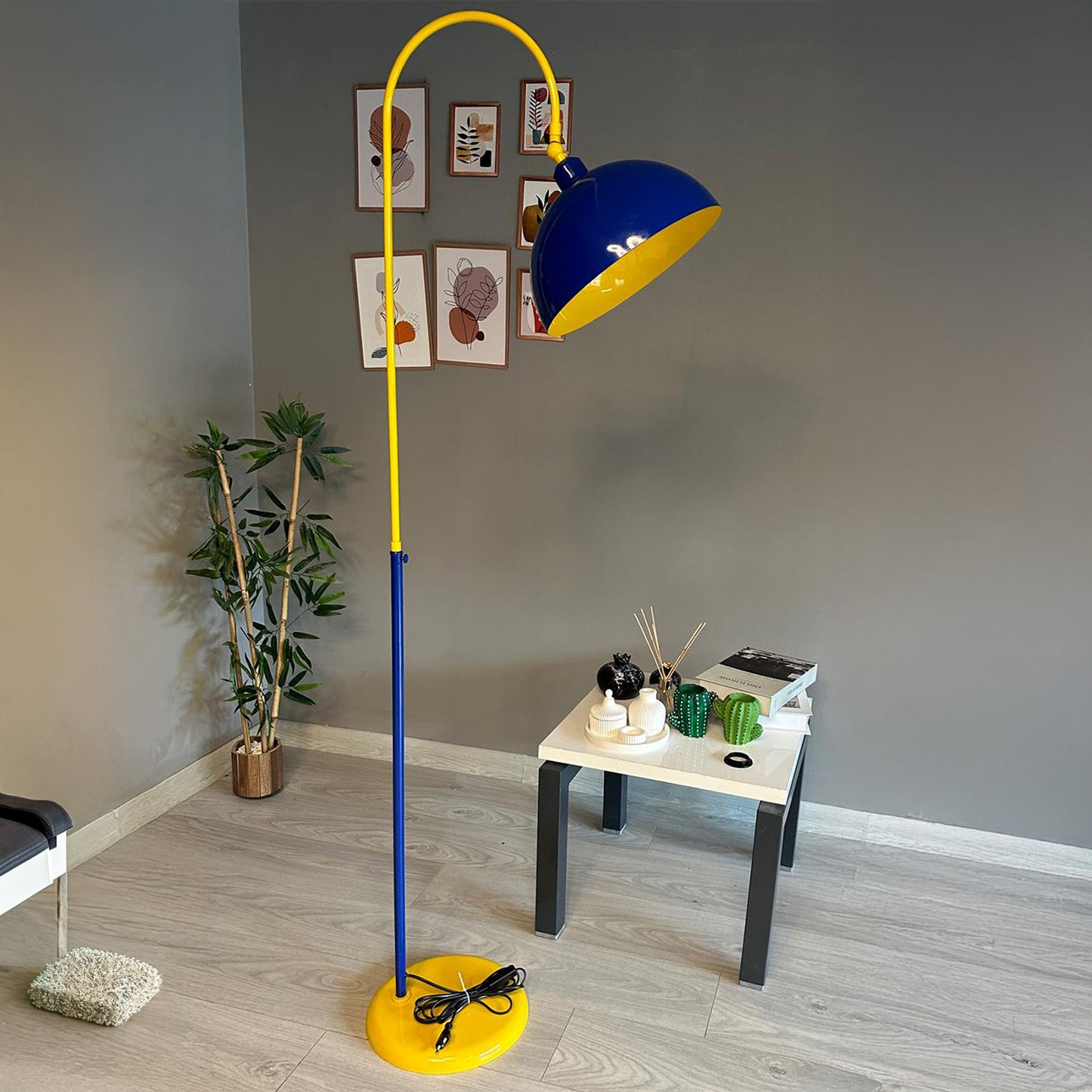 Stehlampe Moderne Stehlampe aus Metall mit E27, verstellbarer Lampenschirm