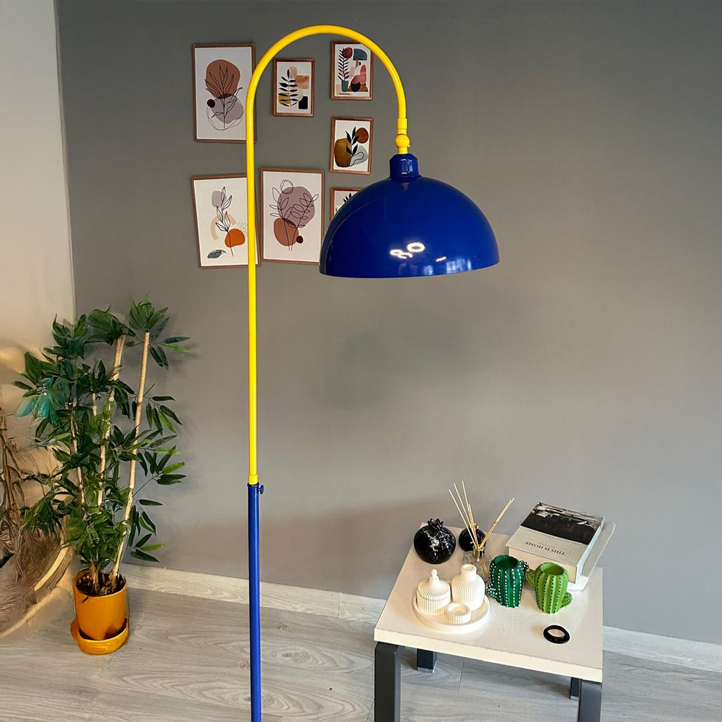 Stehlampe Moderne Stehlampe aus Metall mit E27, verstellbarer Lampenschirm