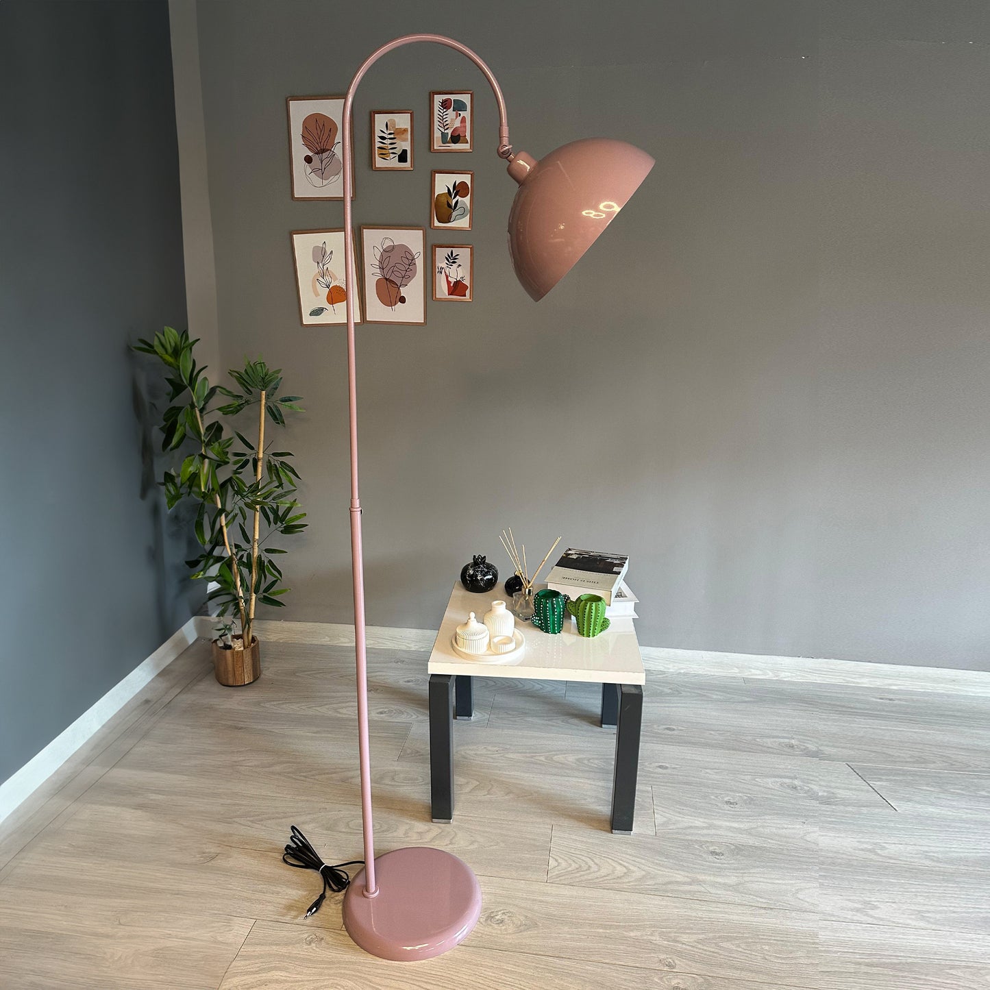 Stehlampe Moderne Stehlampe aus Metall mit E27, verstellbarer Lampenschirm