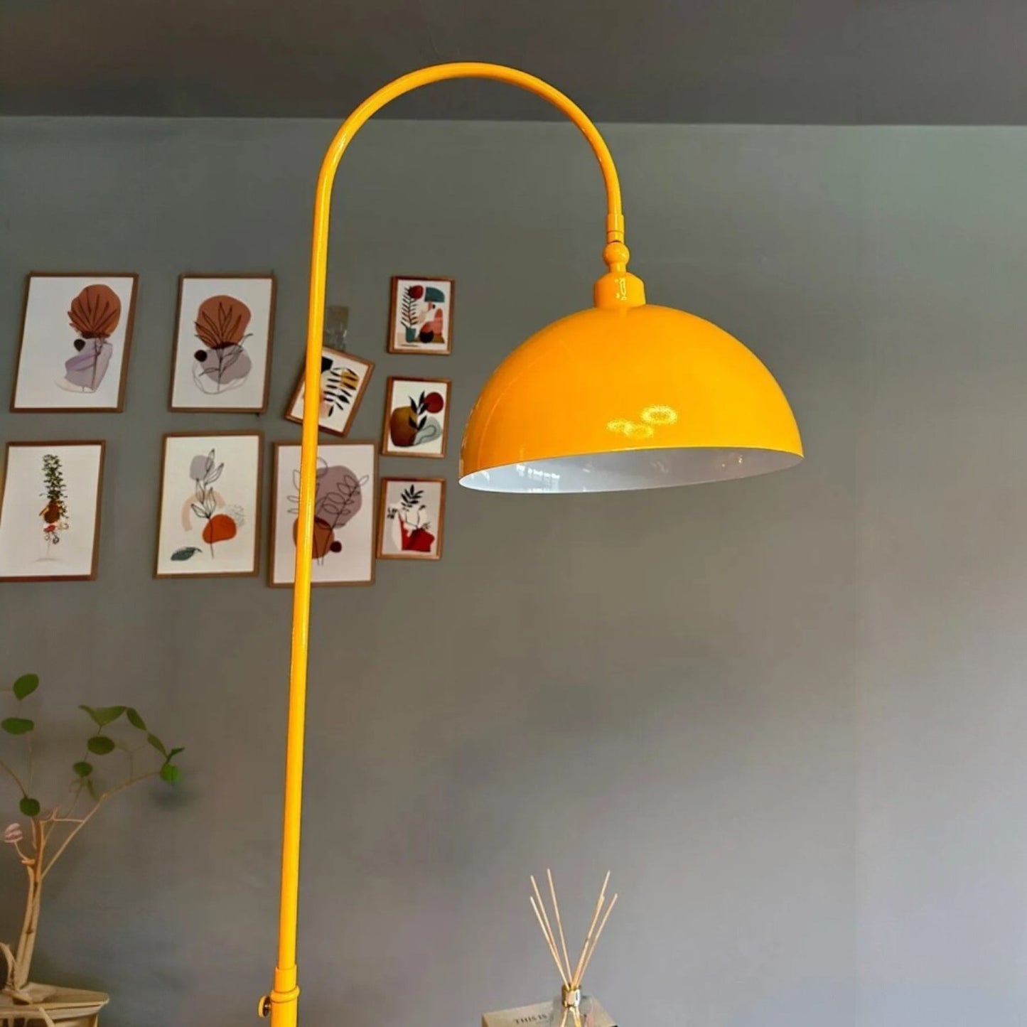 Stehlampe Moderne Stehlampe aus Metall mit E27, verstellbarer Lampenschirm