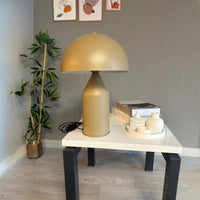 Lampada da tavolo a fungo in metallo