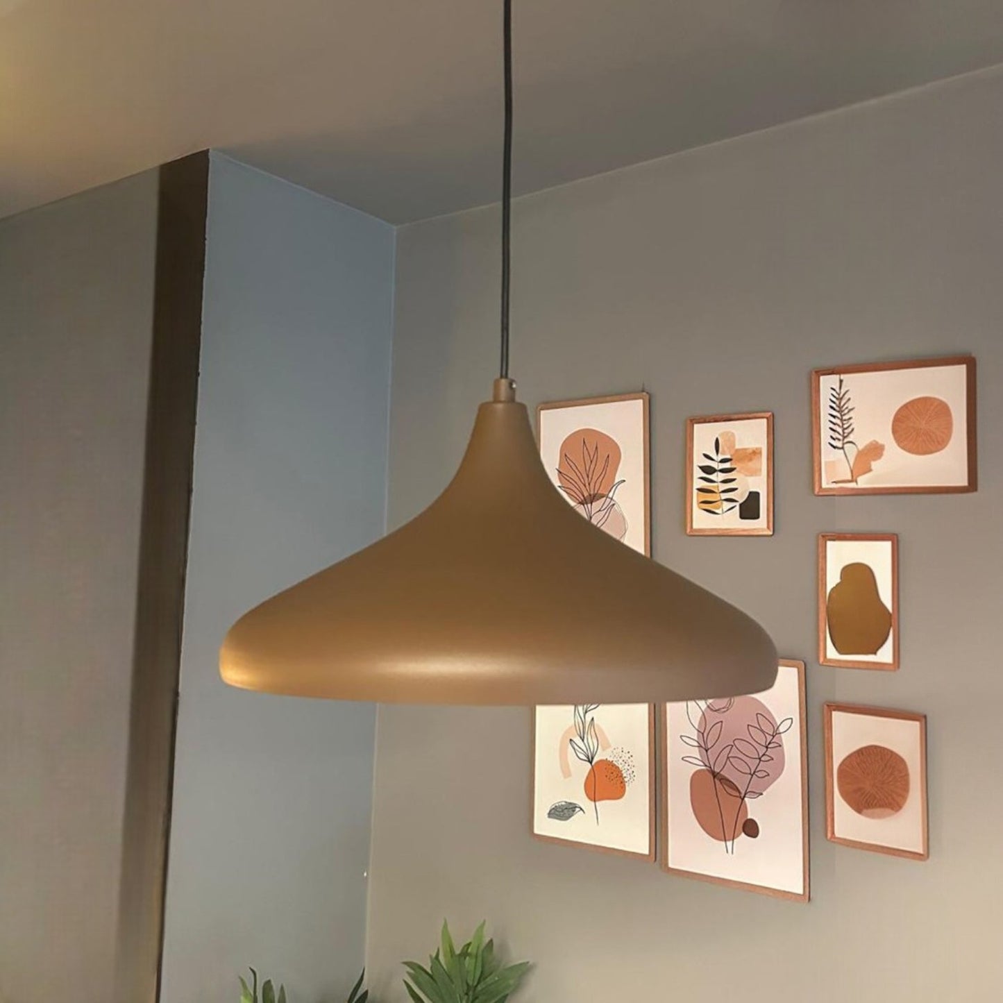 Lampada a sospensione in metallo