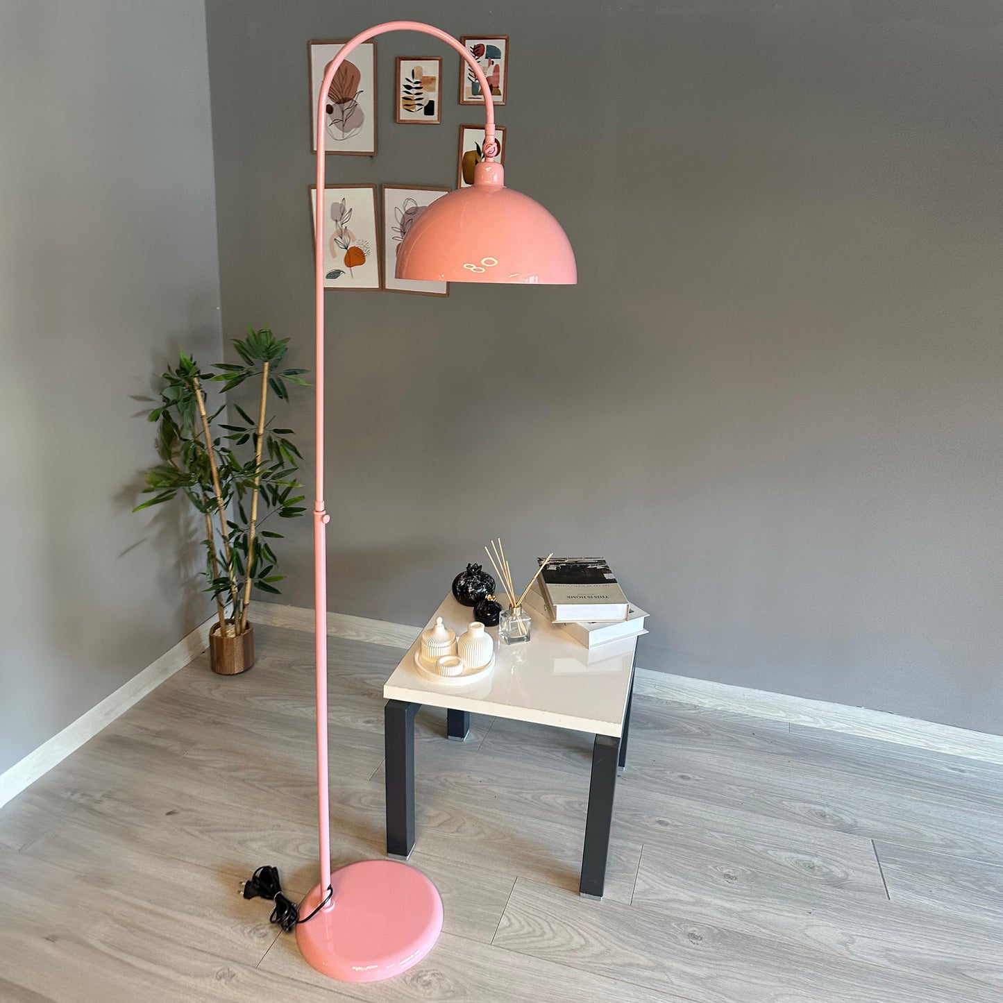 Stehlampe Moderne Stehlampe aus Metall mit E27, verstellbarer Lampenschirm