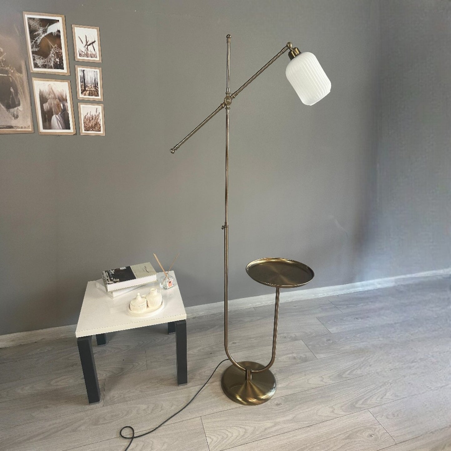 Tumbled Talven Head Moderne dekorative Metall Stehleuchte
