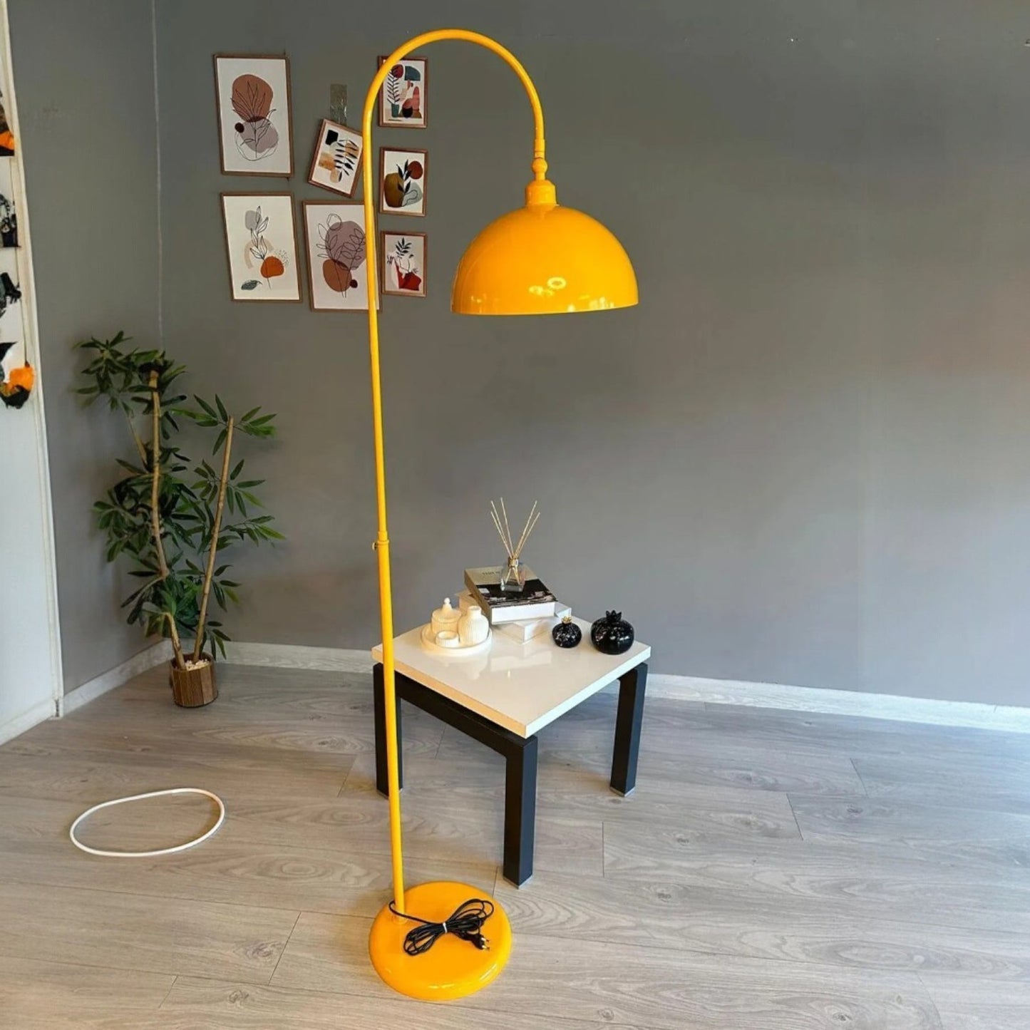Stehlampe Moderne Stehlampe aus Metall mit E27, verstellbarer Lampenschirm