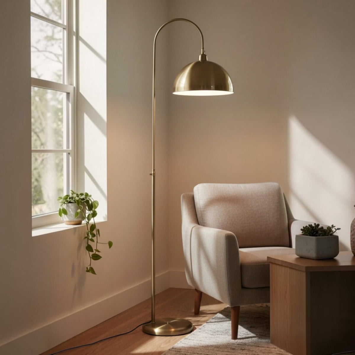 Stehlampe Moderne Stehlampe aus Metall mit E27, verstellbarer Lampenschirm