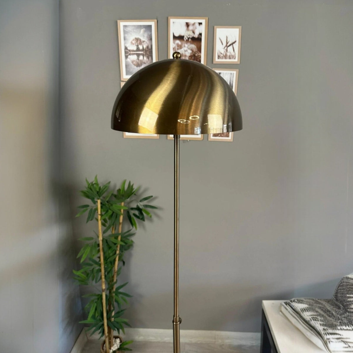 Stehlampe Moderne Stehlampe aus Metall mit E27, verstellbarer Lampenschirm