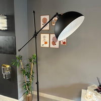 Stehlampe aus Metall mit E27, verstellbarer Lampenschirm