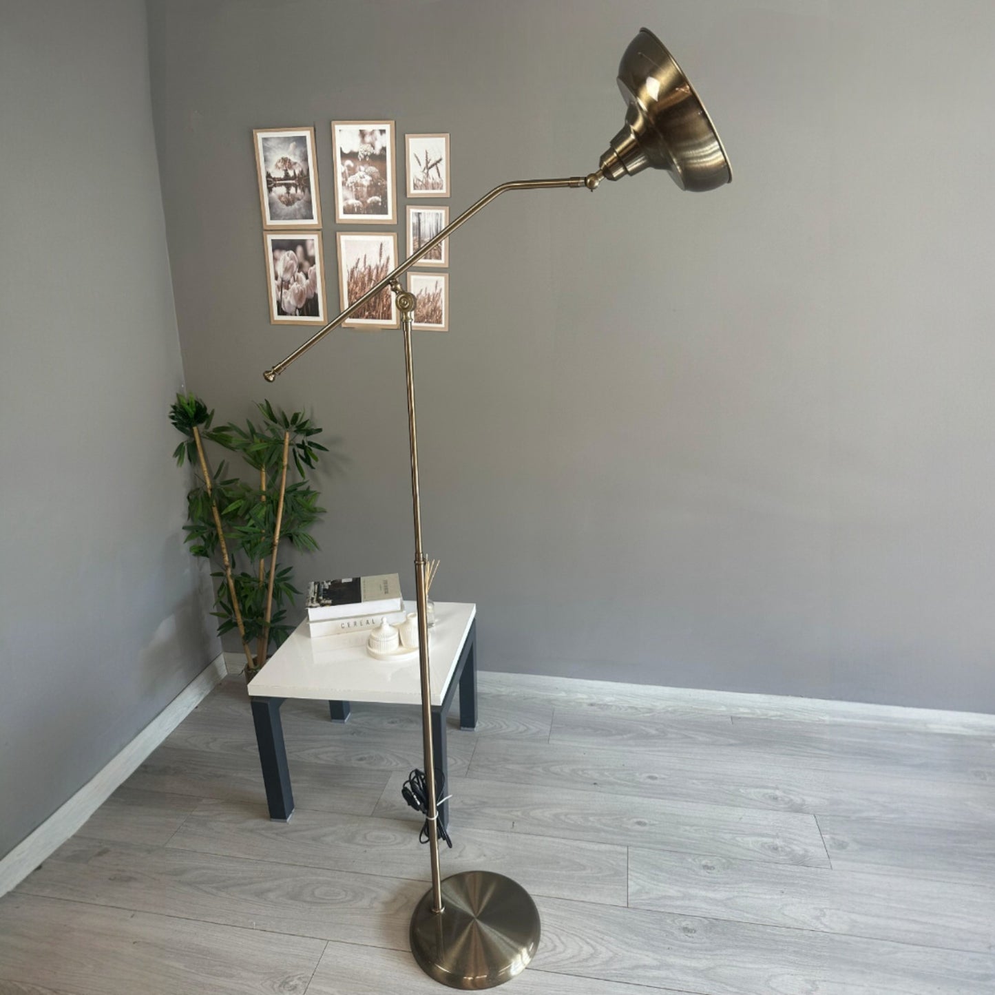 Stehlampe EFKol Bewegender Ufo Kopf Moderne Dekorative Metall Stehlampe