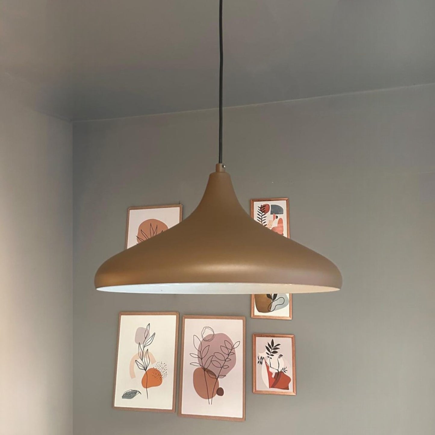 Lampada a sospensione in metallo