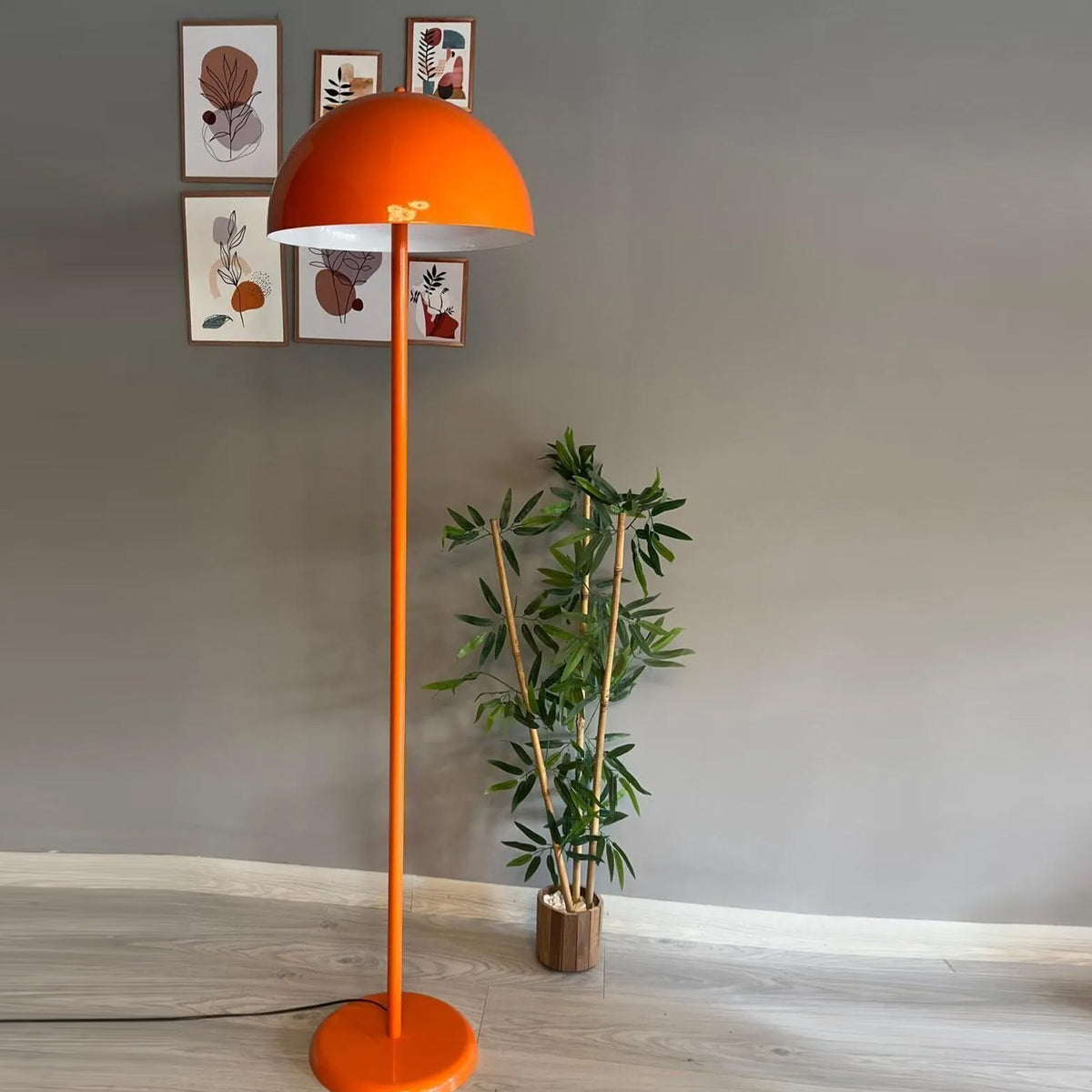 Stehlampe Moderne Stehlampe aus Metall mit E27, verstellbarer Lampenschirm