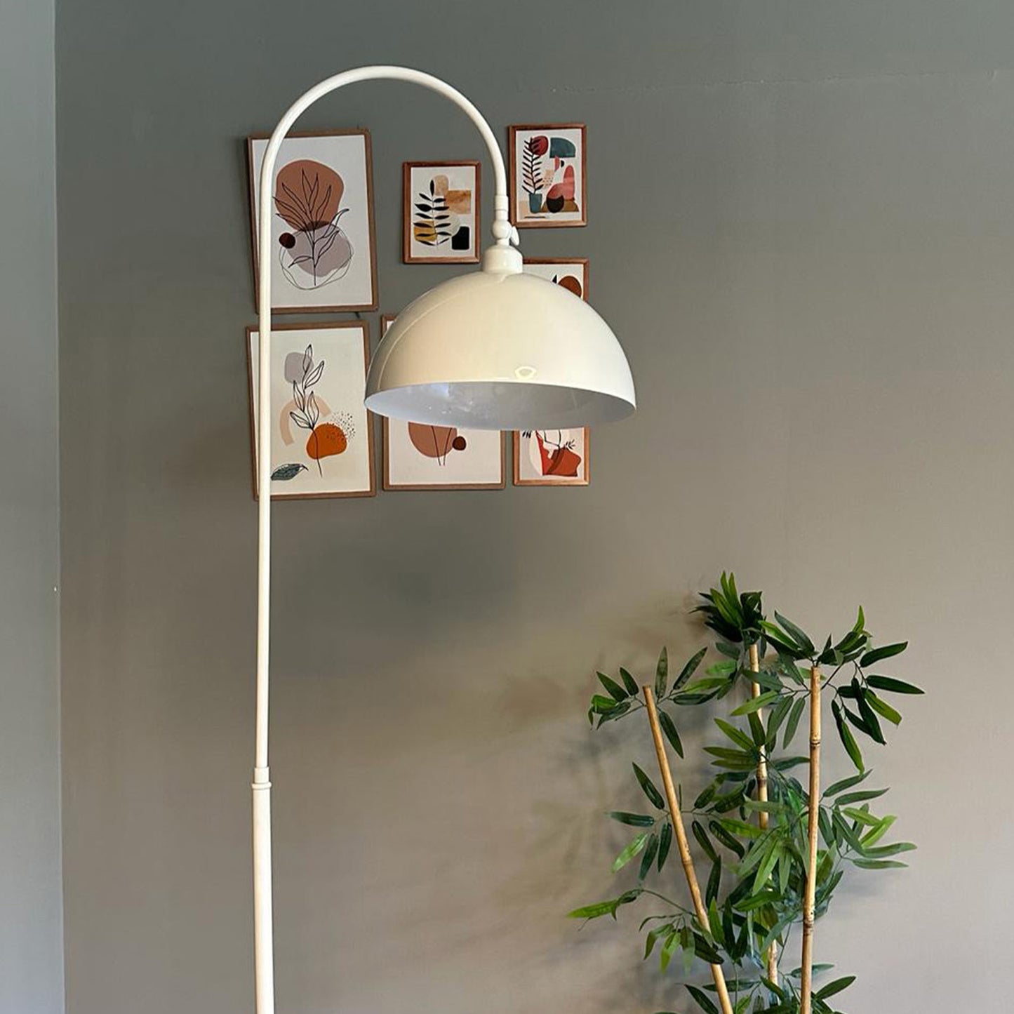 Stehlampe Moderne Stehlampe aus Metall mit E27, verstellbarer Lampenschirm