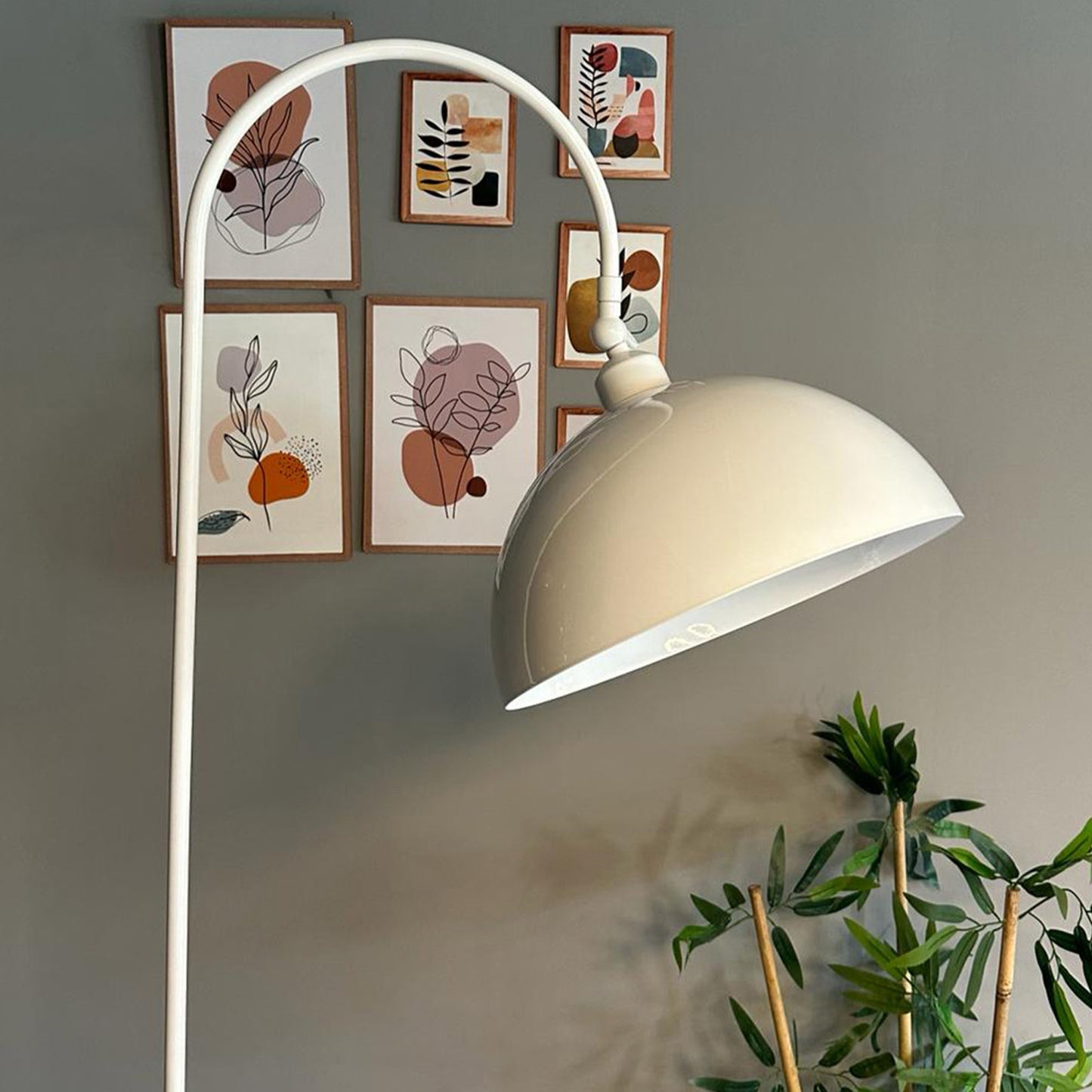 Stehlampe Moderne Stehlampe aus Metall mit E27, verstellbarer Lampenschirm