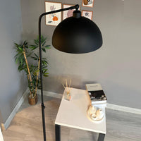 Stehlampe Moderne Stehlampe aus Metall mit E27, verstellbarer Lampenschirm