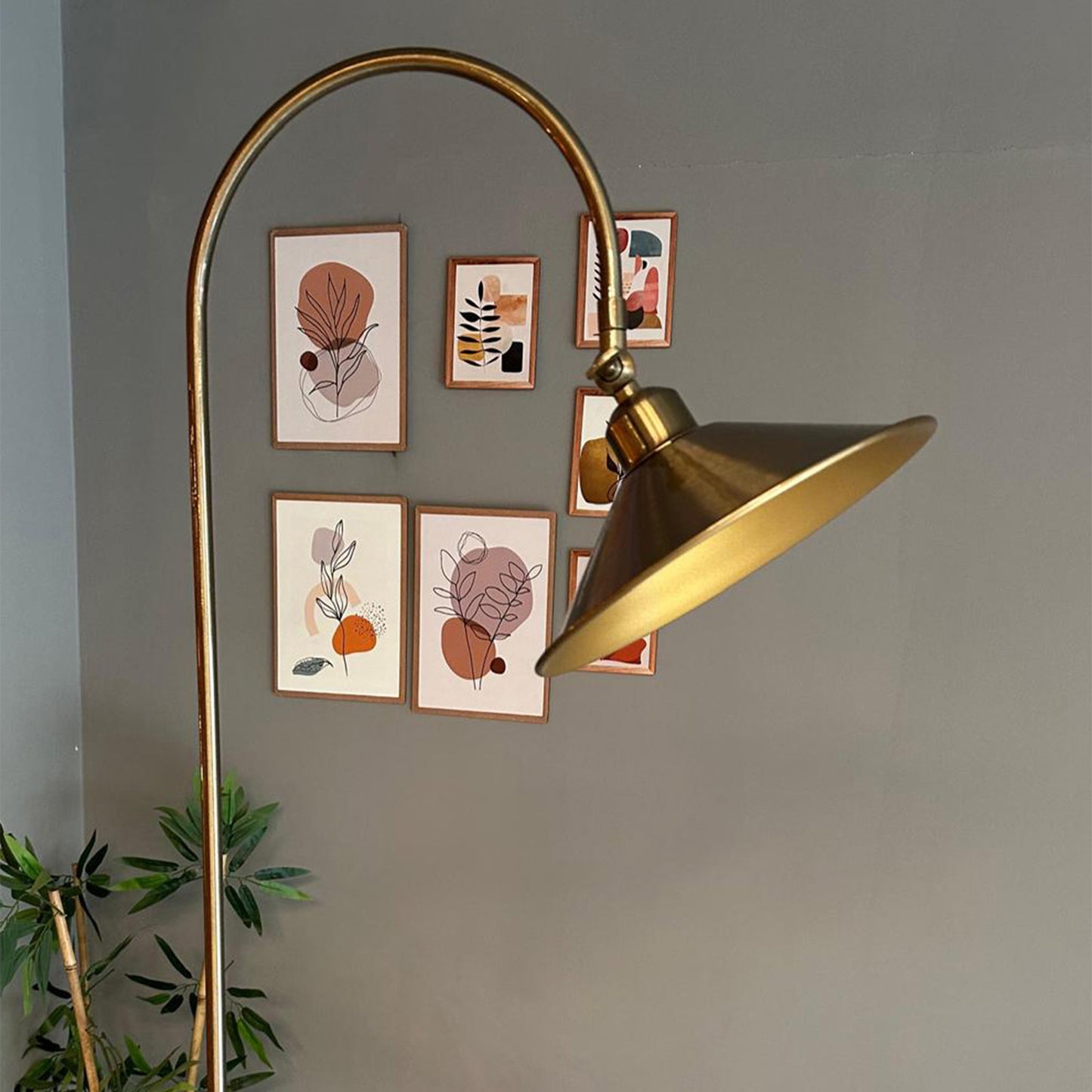 Stehlampe Tumbled Moving Head Moderne Stehleuchte aus Metall