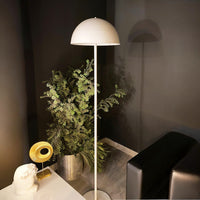 Stehlampe Moderne Stehlampe aus Metall mit E27, verstellbarer Lampenschirm